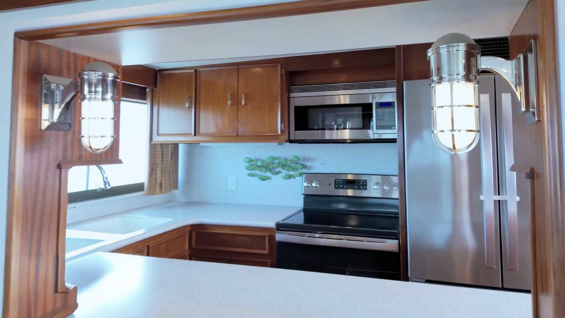 1980 Hatteras Motor Yacht — photo 10