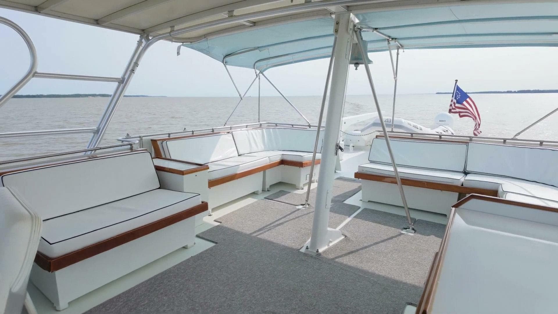 1980 Hatteras Motor Yacht — photo 17