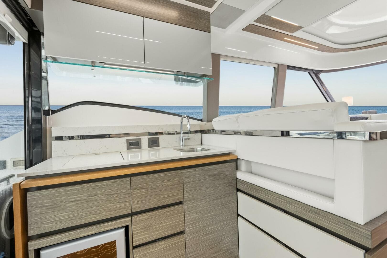 2019 Tiara Yachts C49 Coupe — photo 13