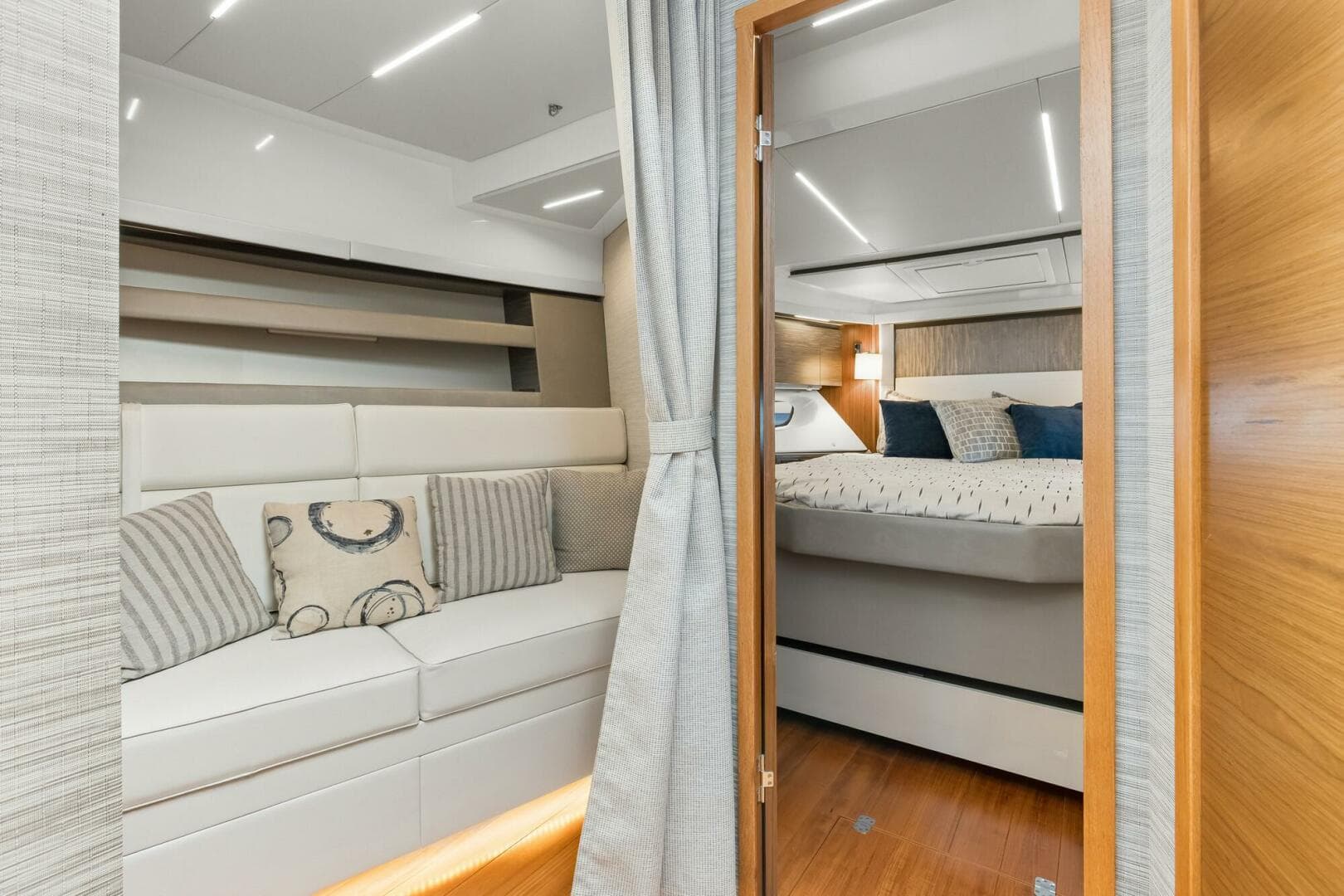 2019 Tiara Yachts C49 Coupe — photo 15