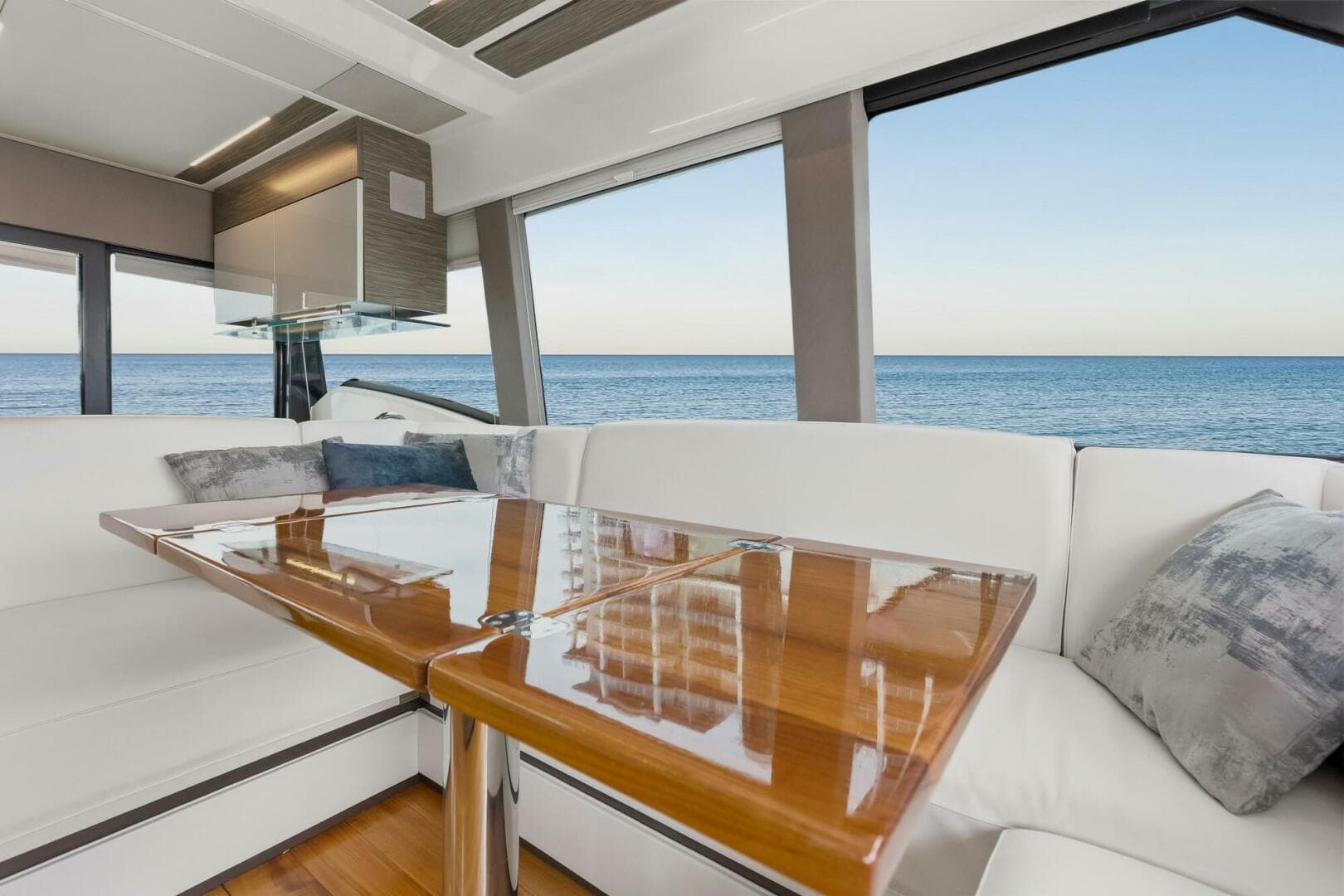 2019 Tiara Yachts C49 Coupe — photo 6