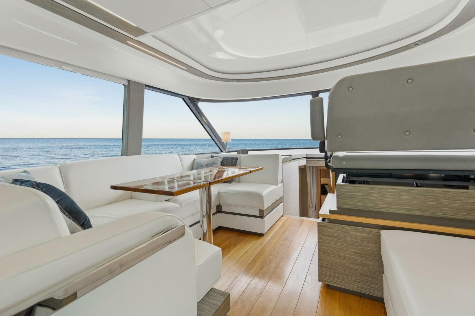 2019 Tiara Yachts C49 Coupe — photo 9