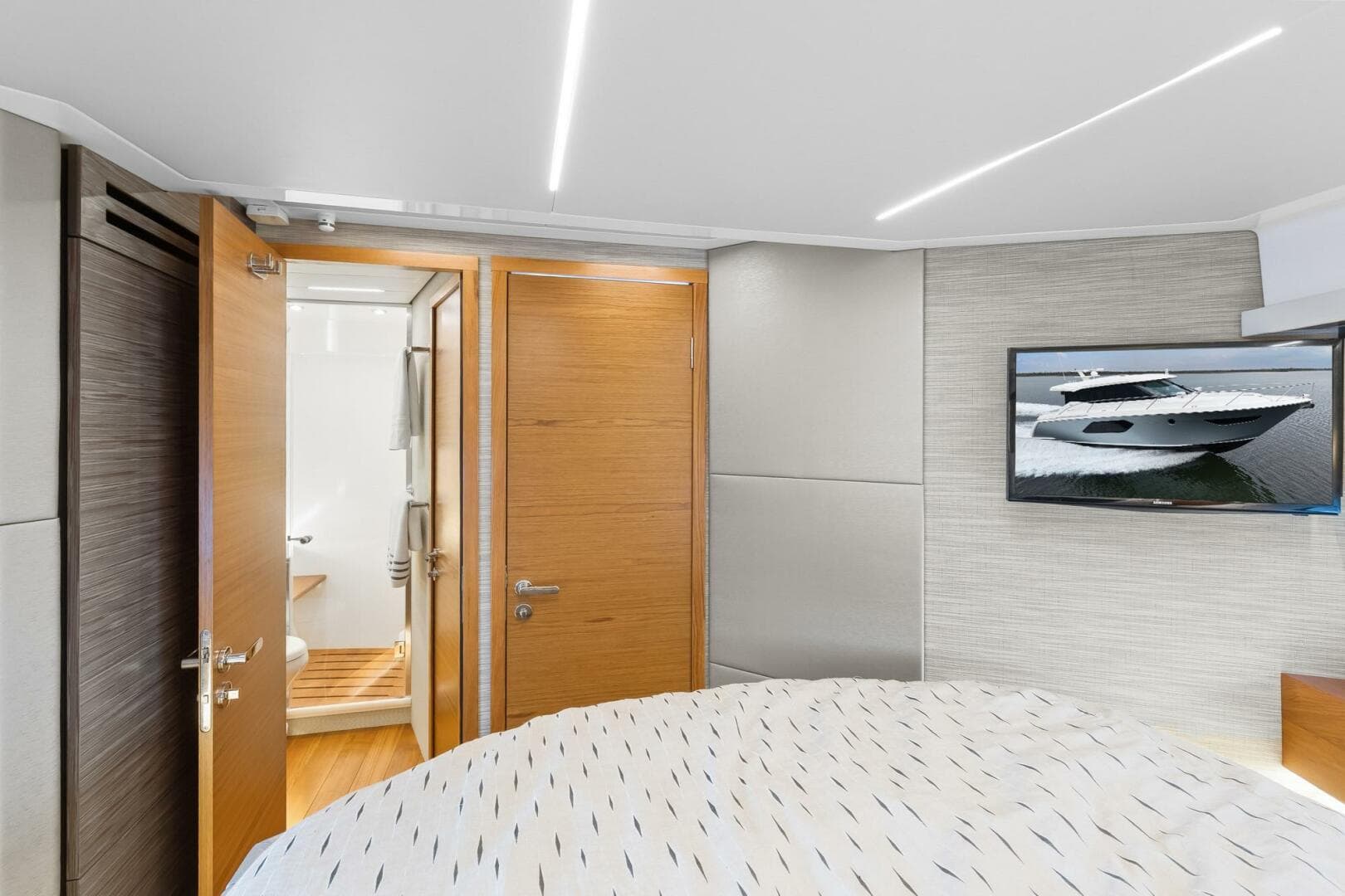 2019 Tiara Yachts C49 Coupe — photo 23