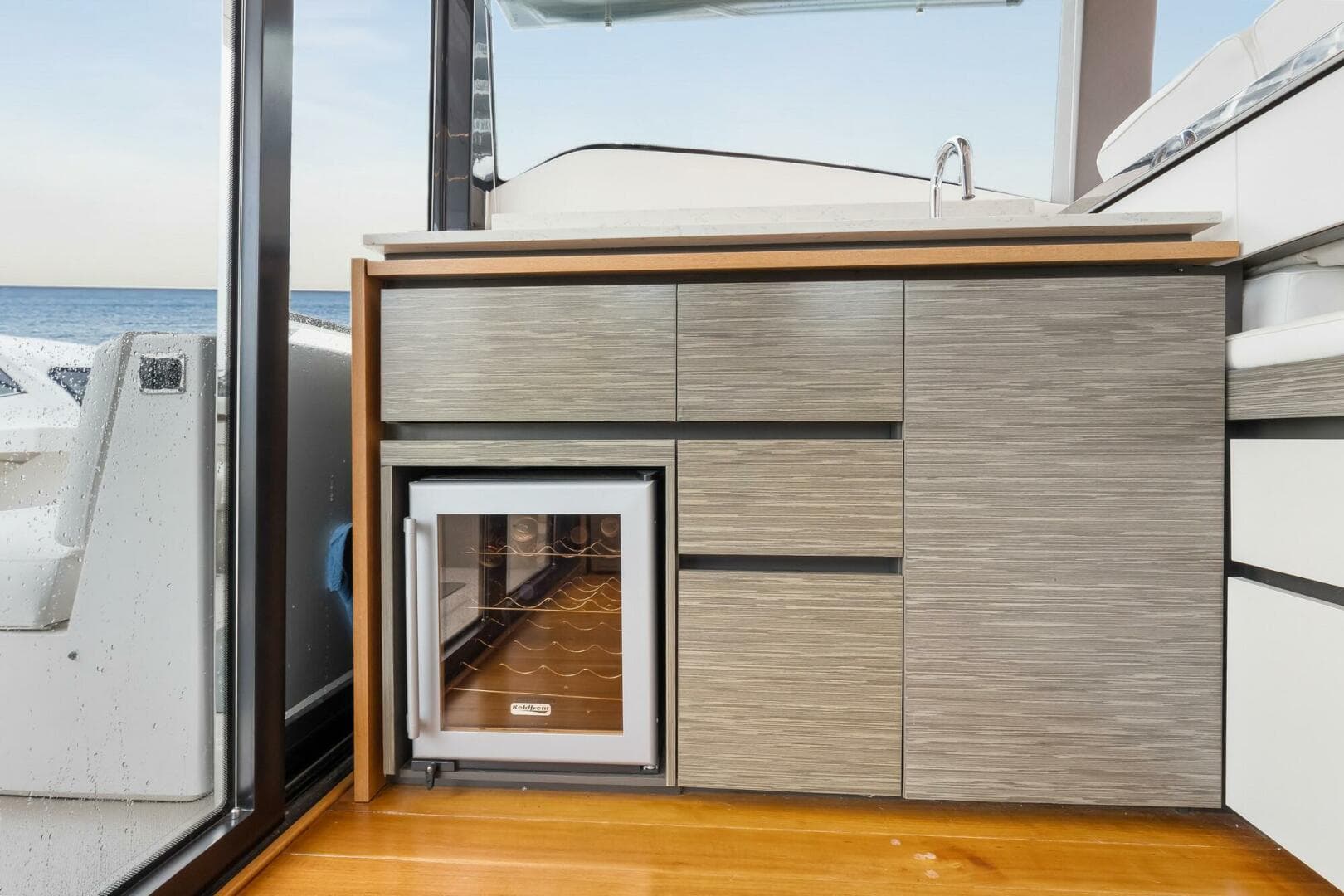 2019 Tiara Yachts C49 Coupe — photo 11