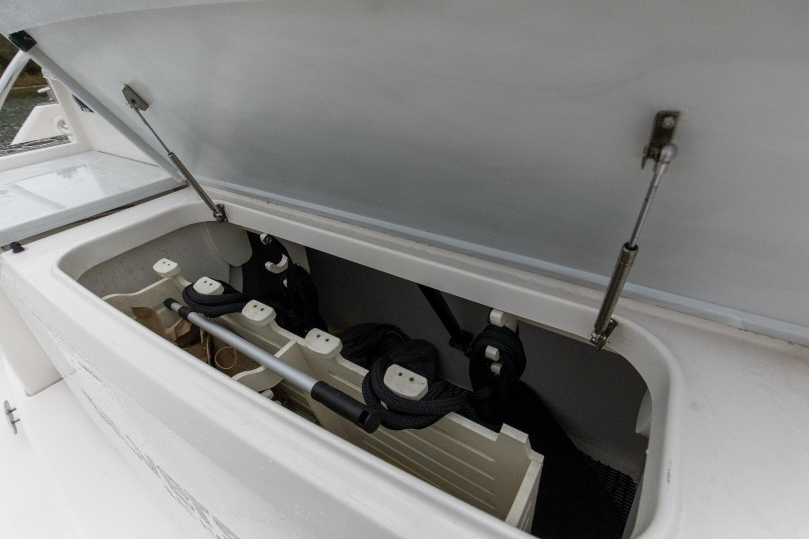 2019 Tiara Yachts C49 Coupe — photo 36