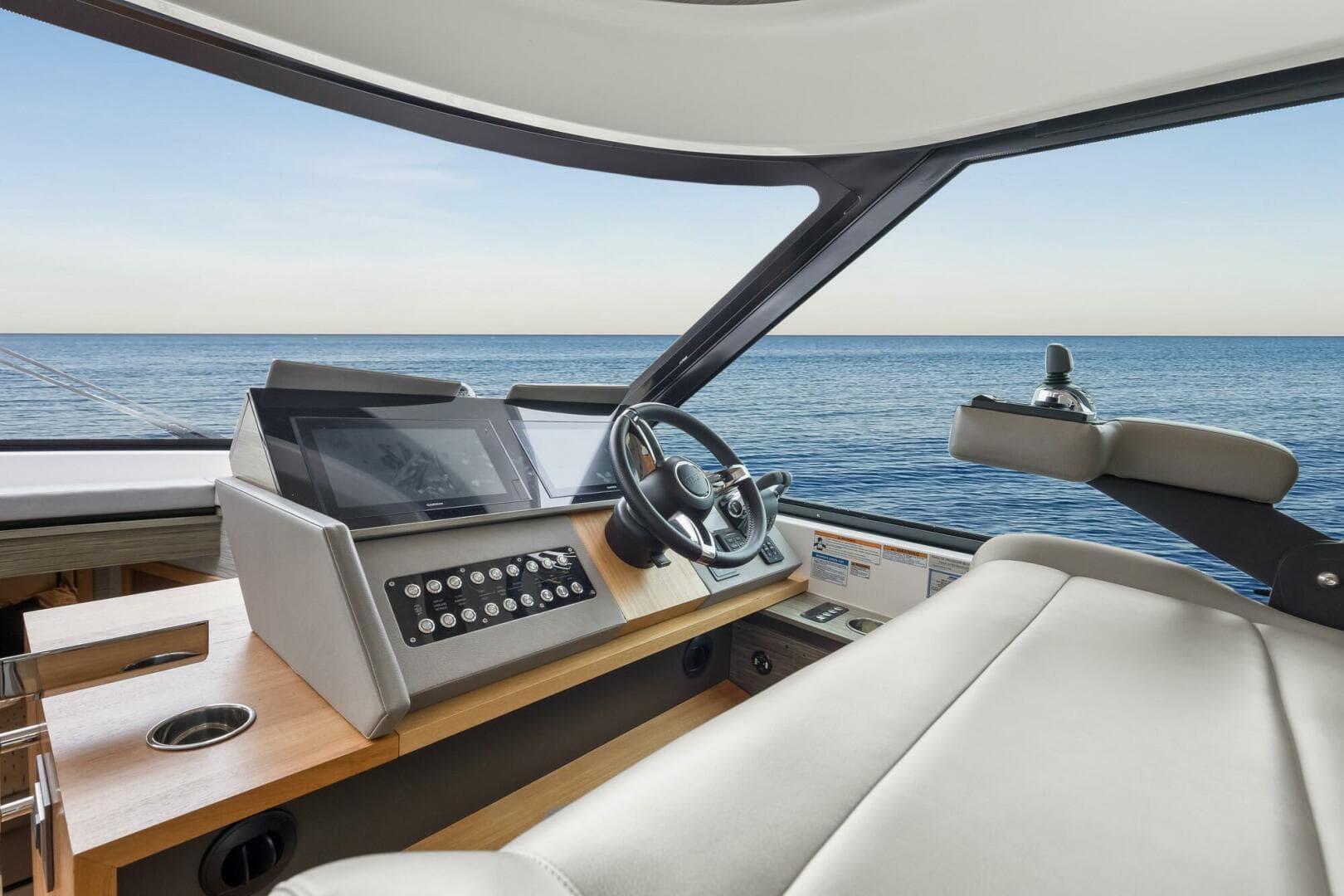 2019 Tiara Yachts C49 Coupe — photo 2