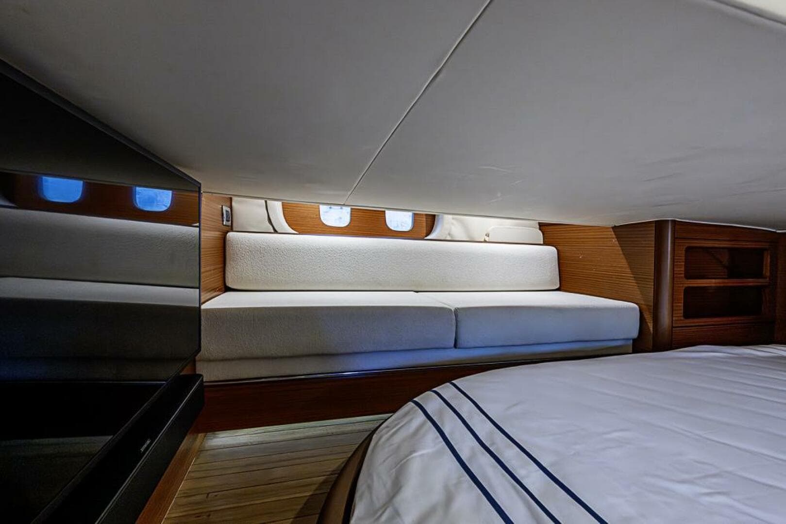 2014 Zeelander Z44 — photo 29