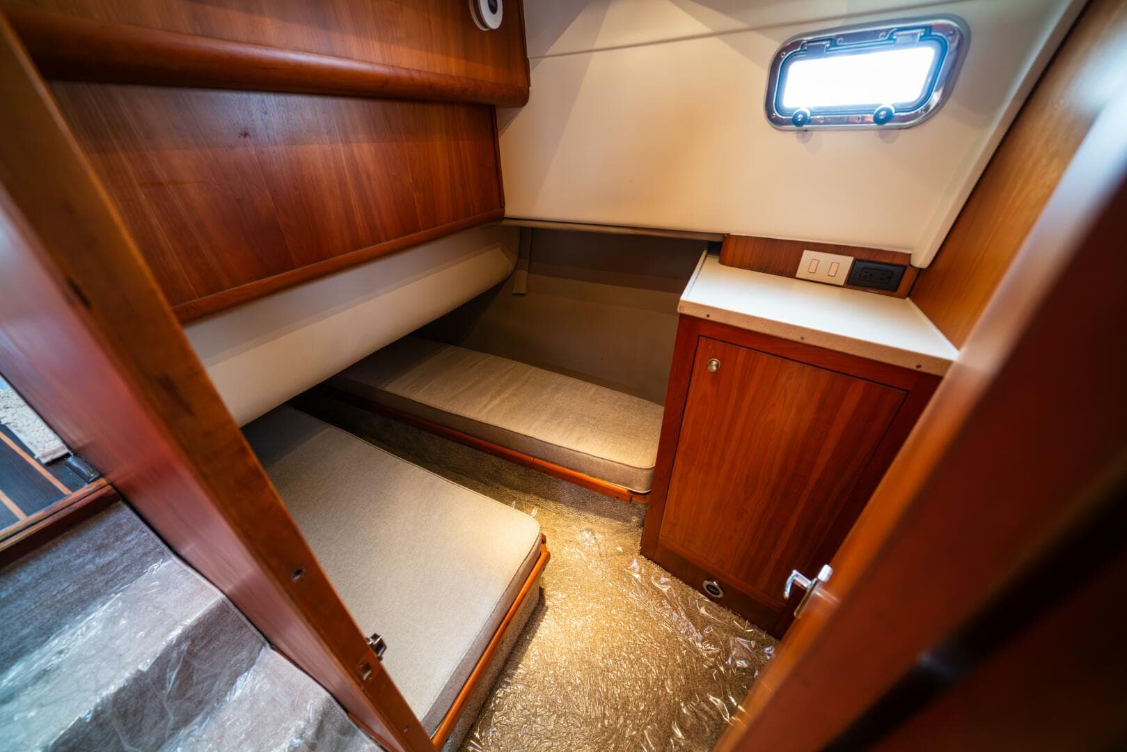 2003 Mainship 390 Trawler — photo 17