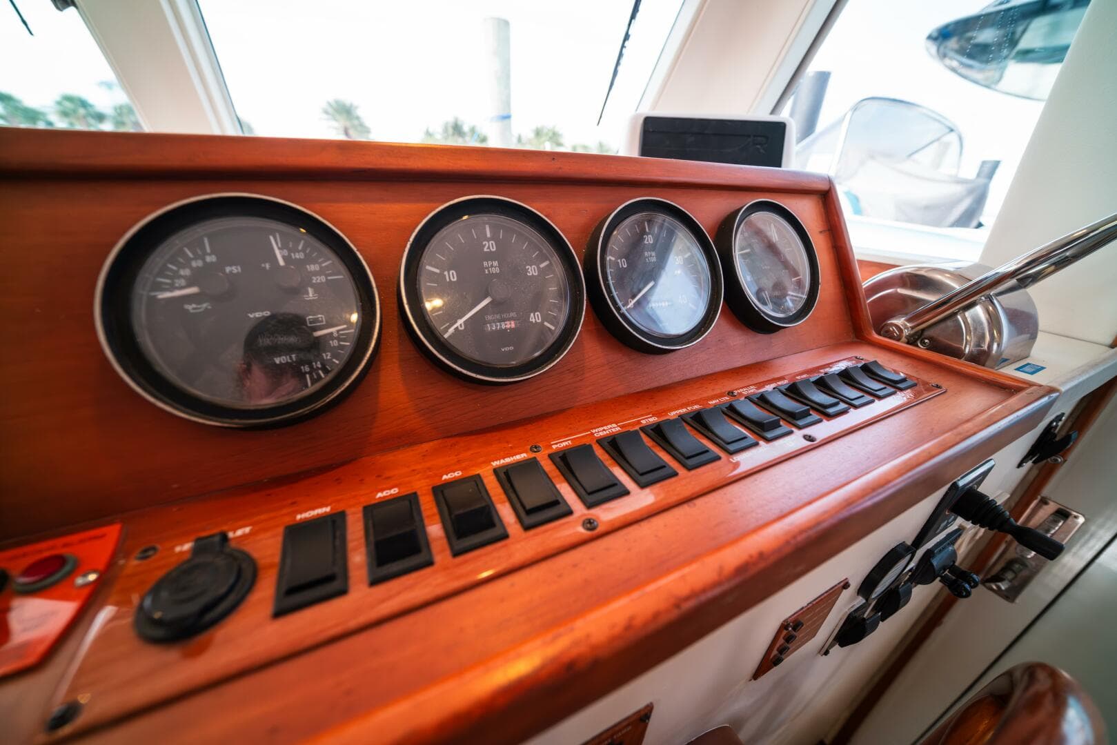 2003 Mainship 390 Trawler — photo 15