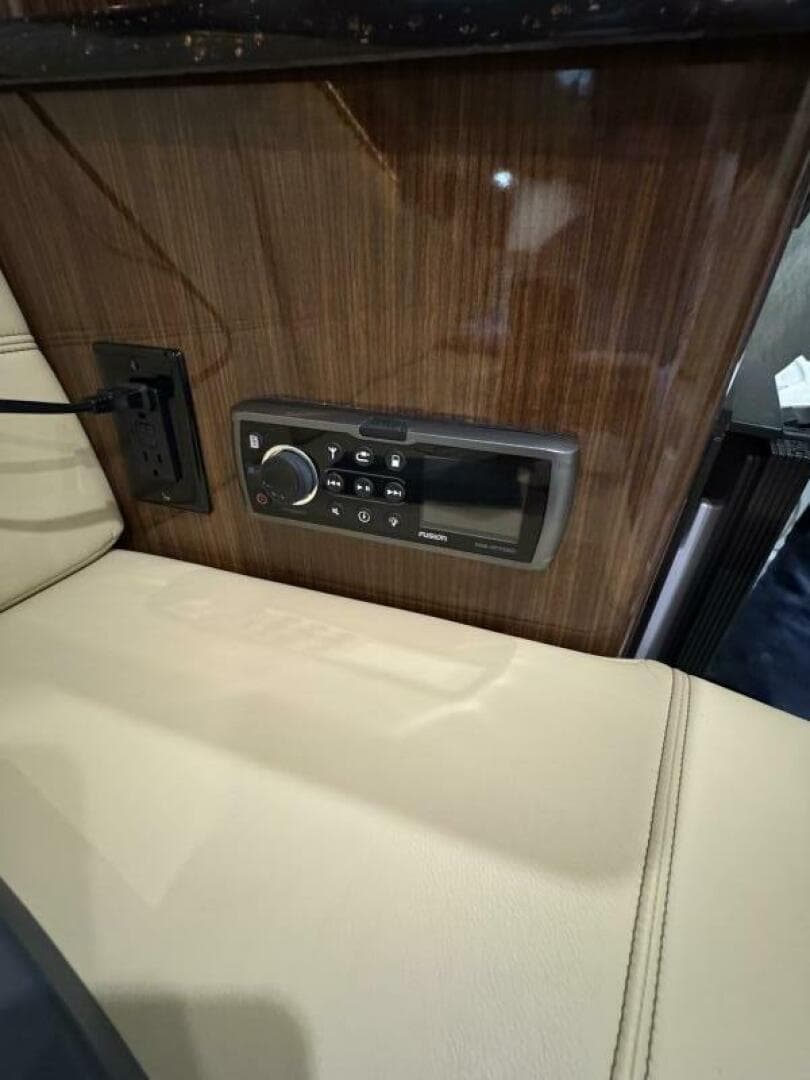 2014 Regal — photo 29