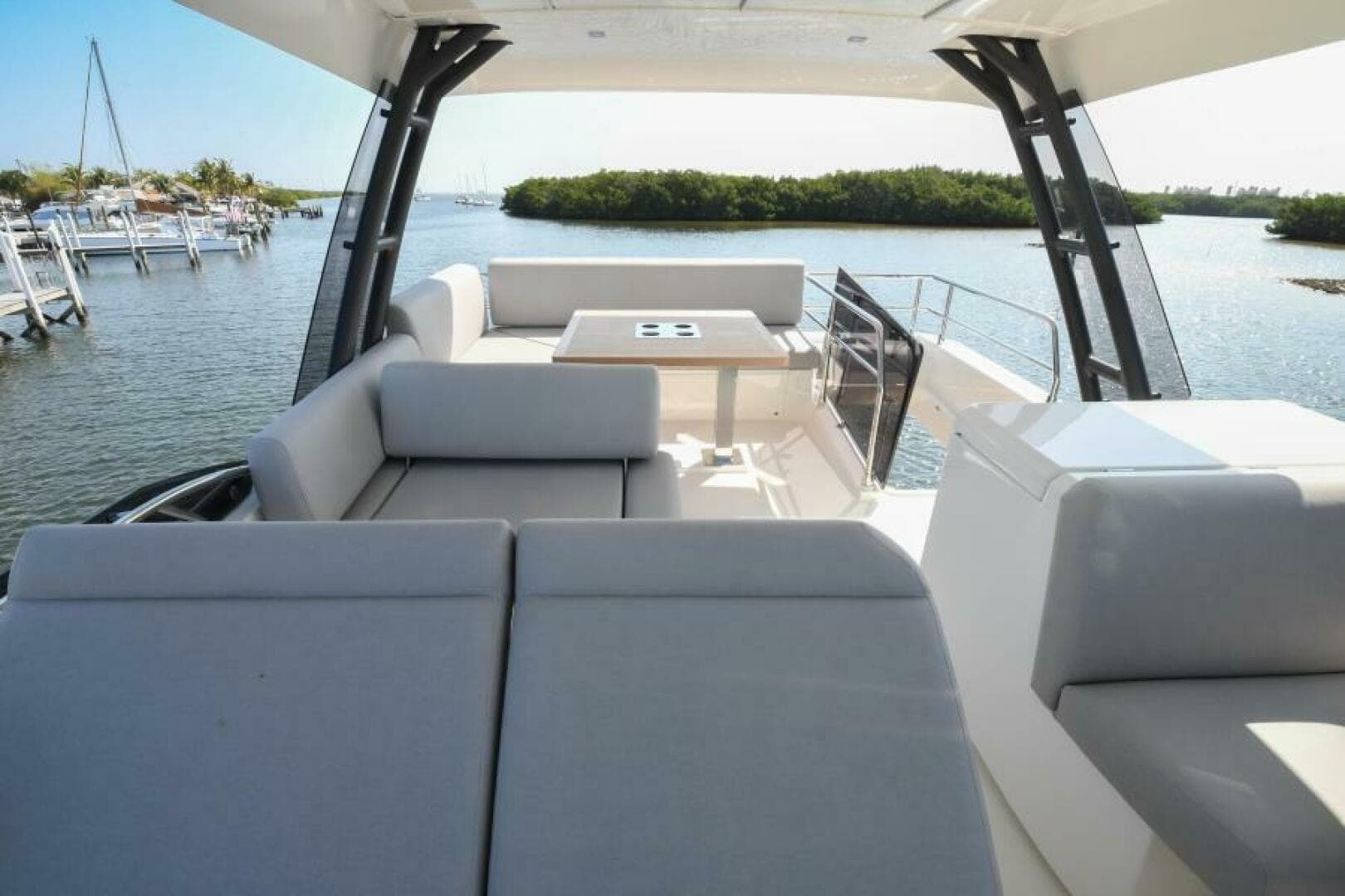 2023 Prestige 520 Flybridge — photo 22