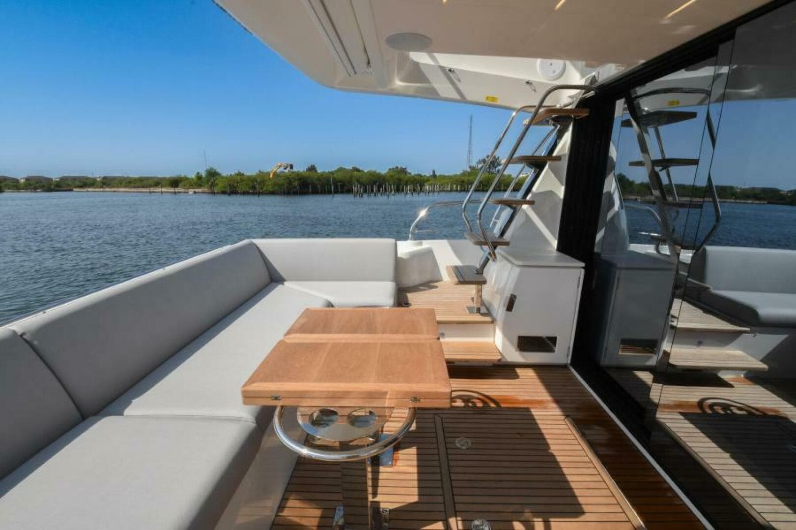 2023 Prestige 520 Flybridge — photo 16