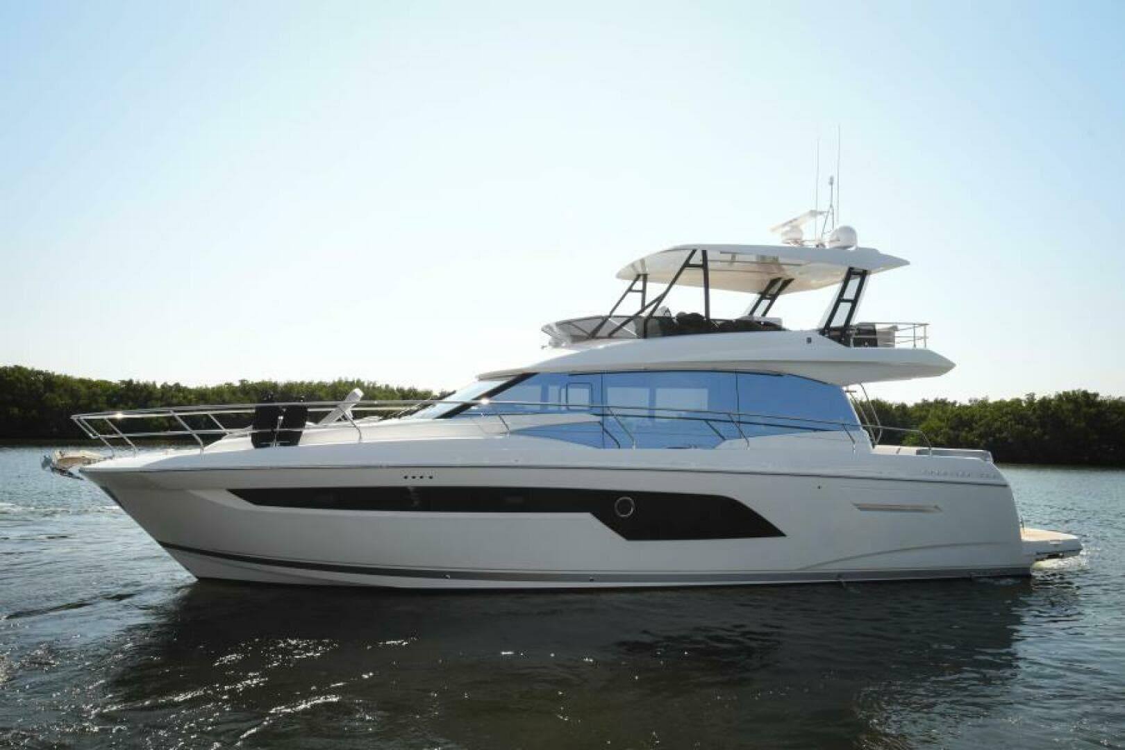 2023 Prestige 520 Flybridge — photo 26