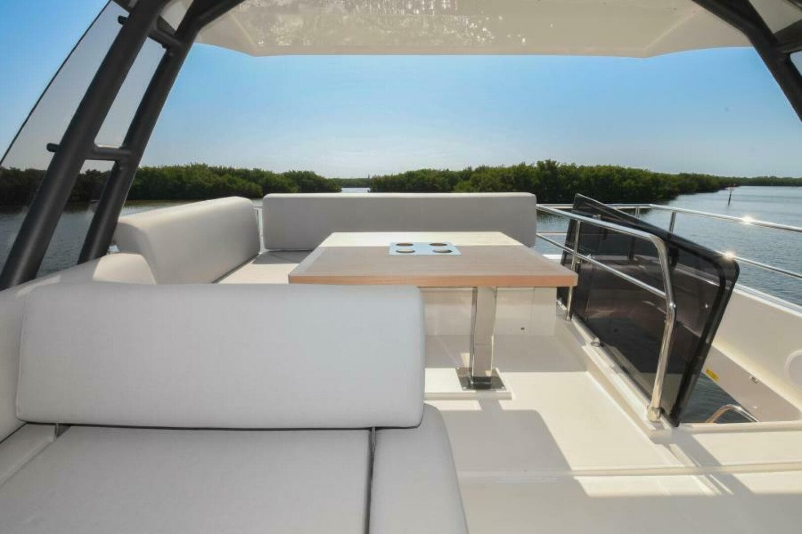 2023 Prestige 520 Flybridge — photo 21
