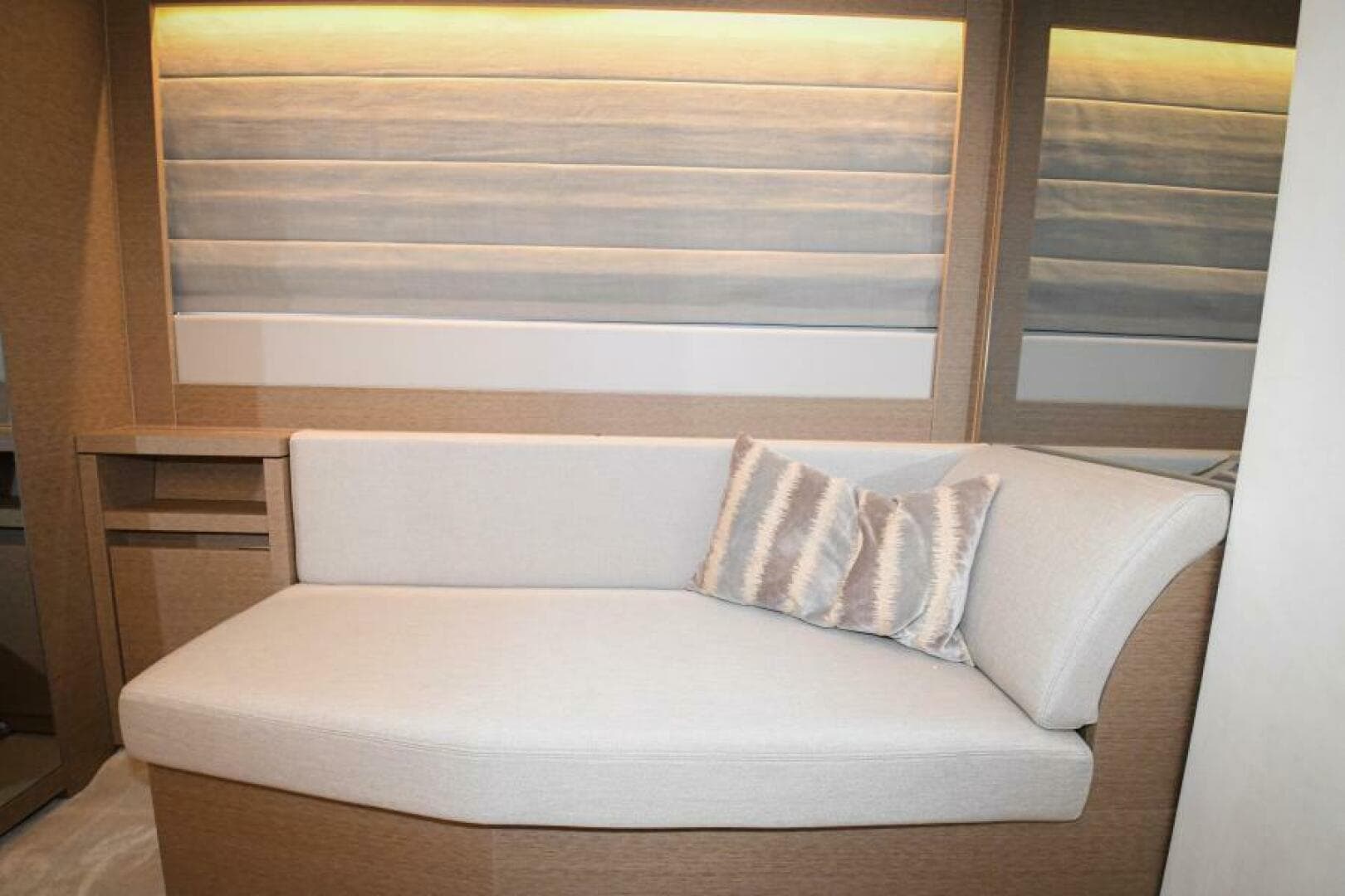 2023 Prestige 520 Flybridge — photo 12