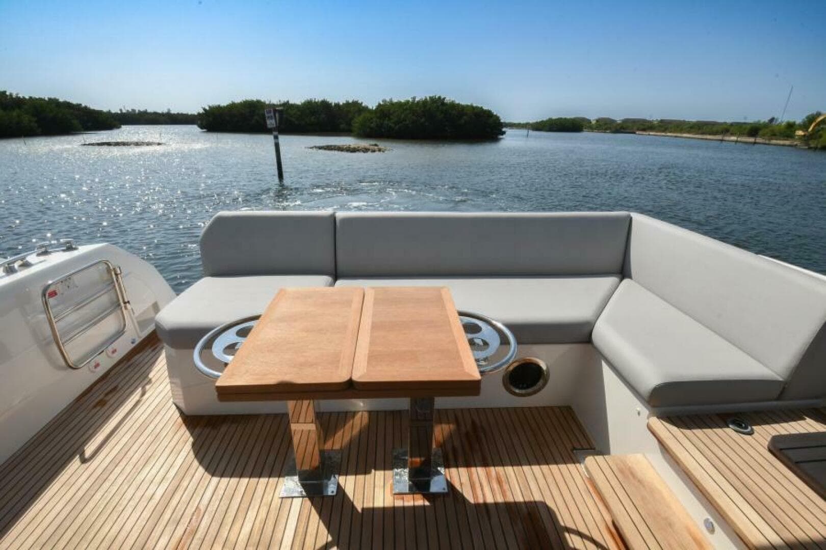 2023 Prestige 520 Flybridge — photo 18