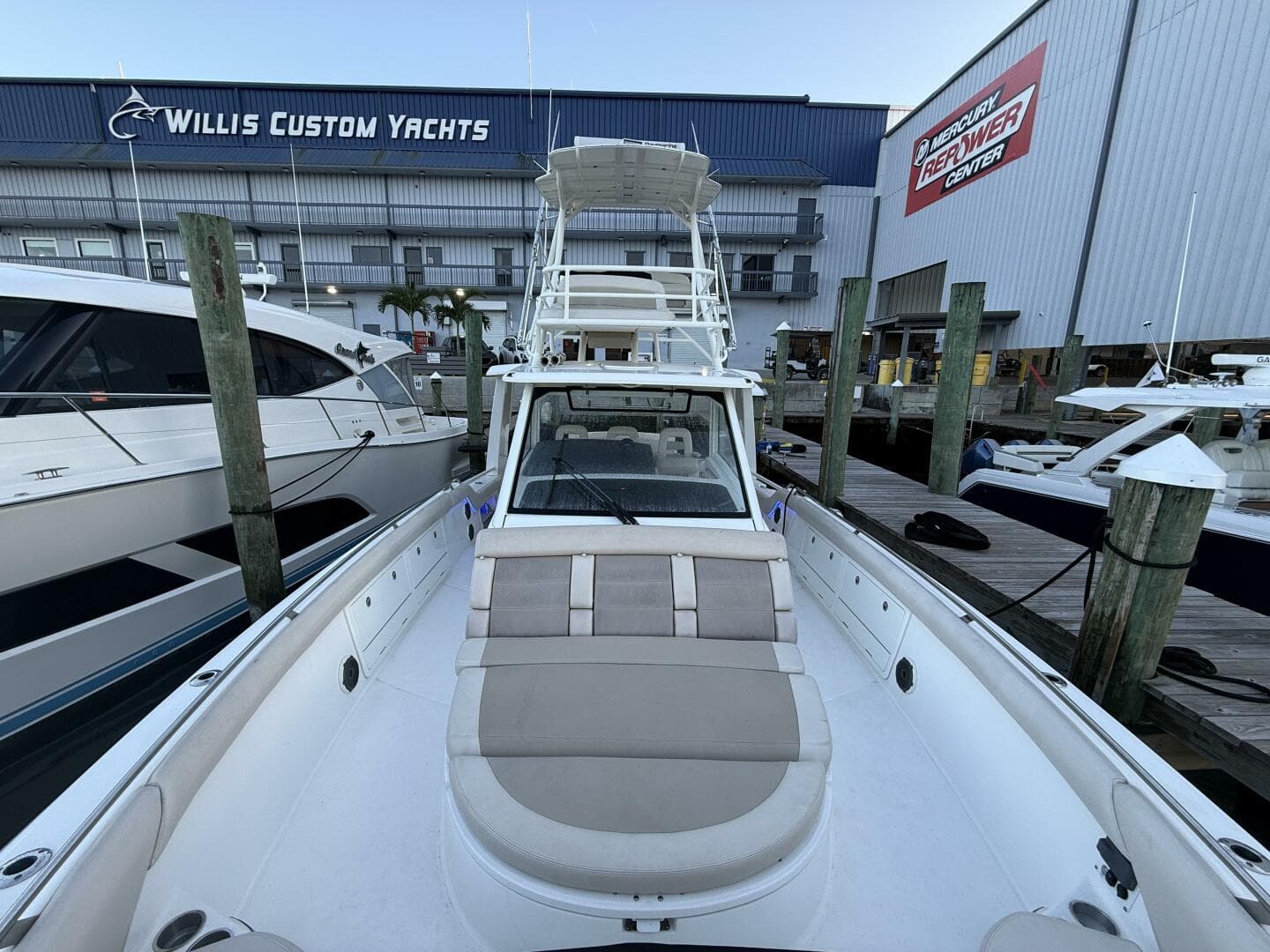 2020 Boston Whaler 420 Outrage — photo 16