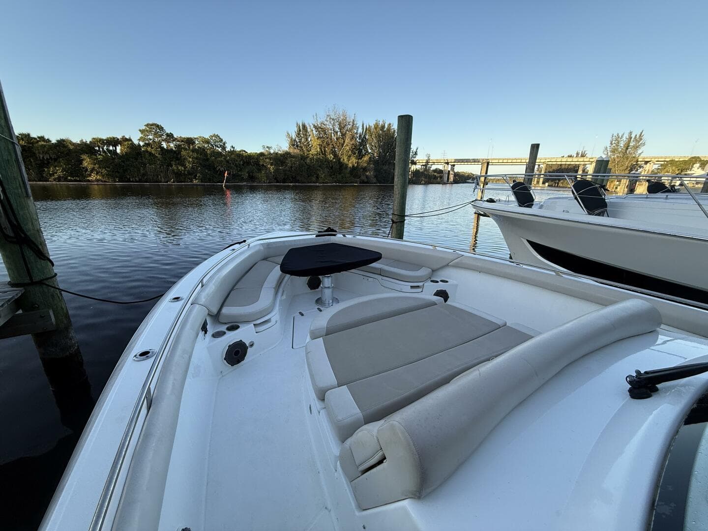 2020 Boston Whaler 420 Outrage — photo 15