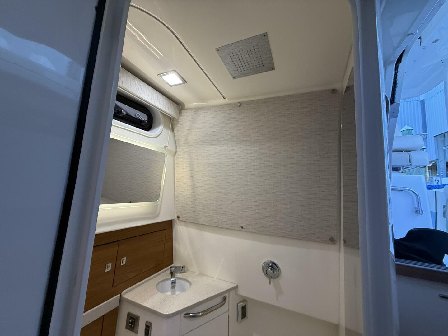 2020 Boston Whaler 420 Outrage — photo 21