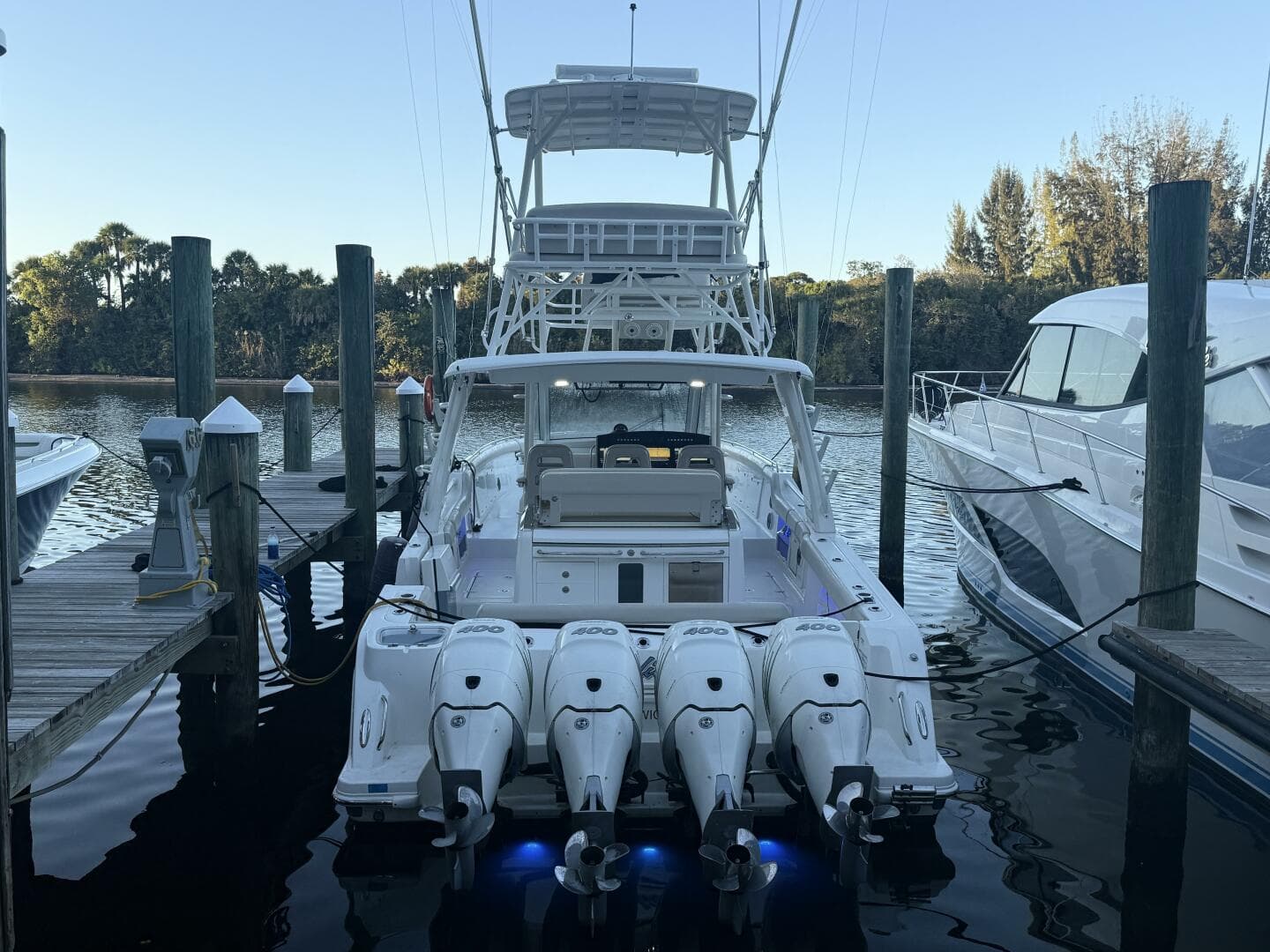 2020 Boston Whaler 420 Outrage — photo 4