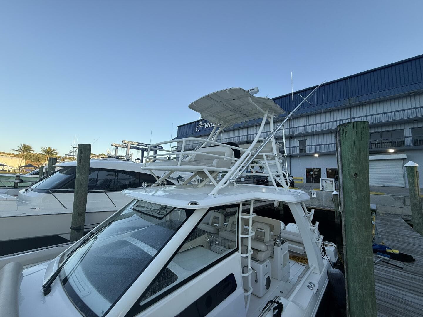 2020 Boston Whaler 420 Outrage — photo 13