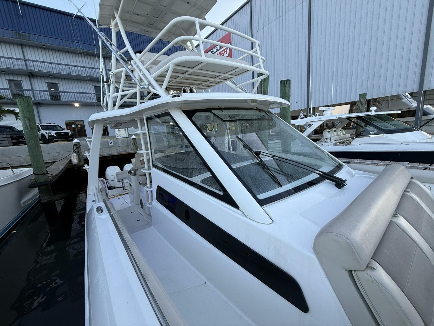 2020 Boston Whaler 420 Outrage — photo 17