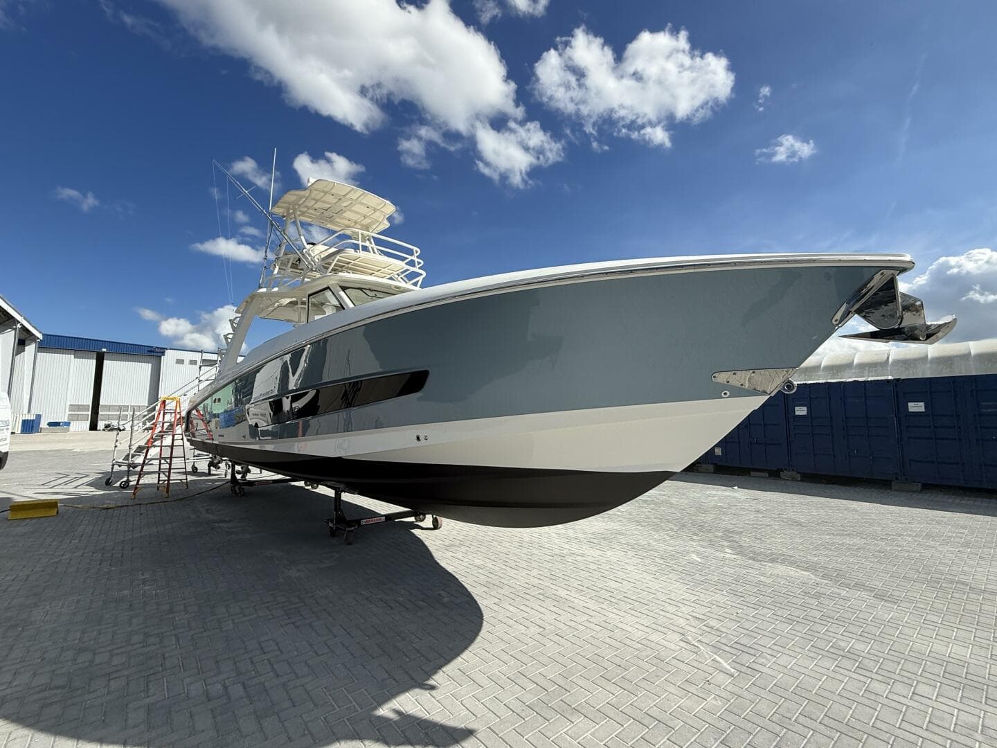 2020 Boston Whaler 420 Outrage — photo 3