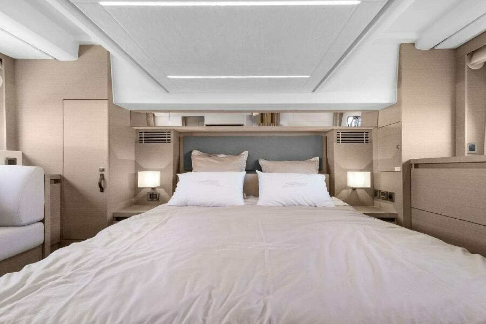 2020 Prestige 460S — photo 22