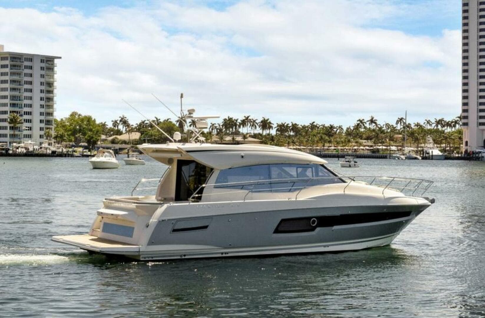 2020 Prestige 460S — photo 45