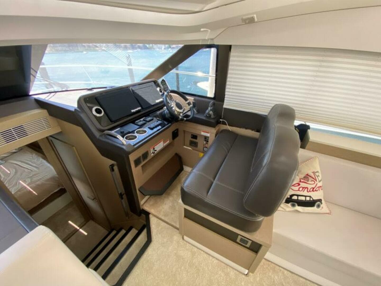 2020 Prestige 460S — photo 15