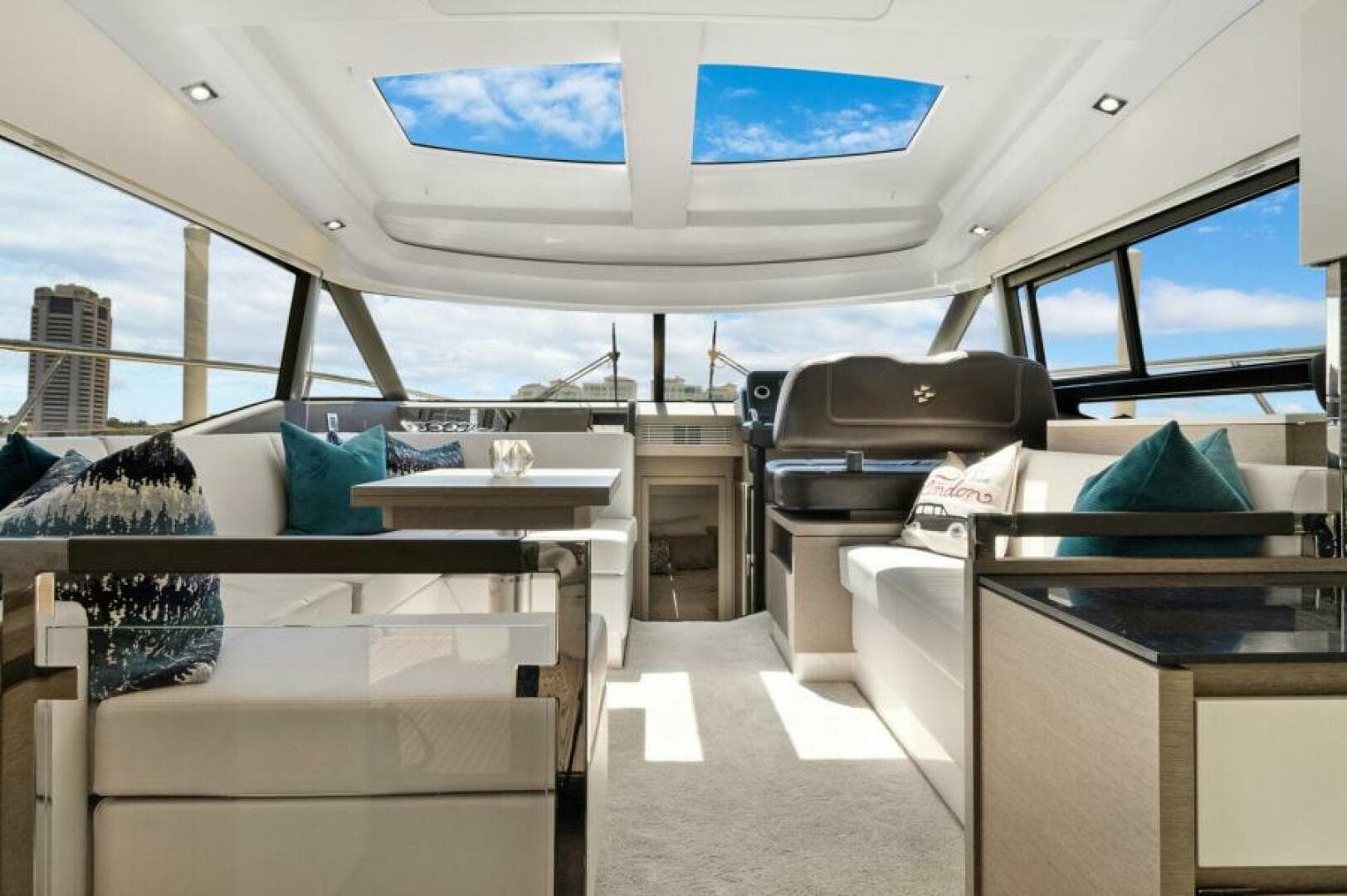 2020 Prestige 460S — photo 8
