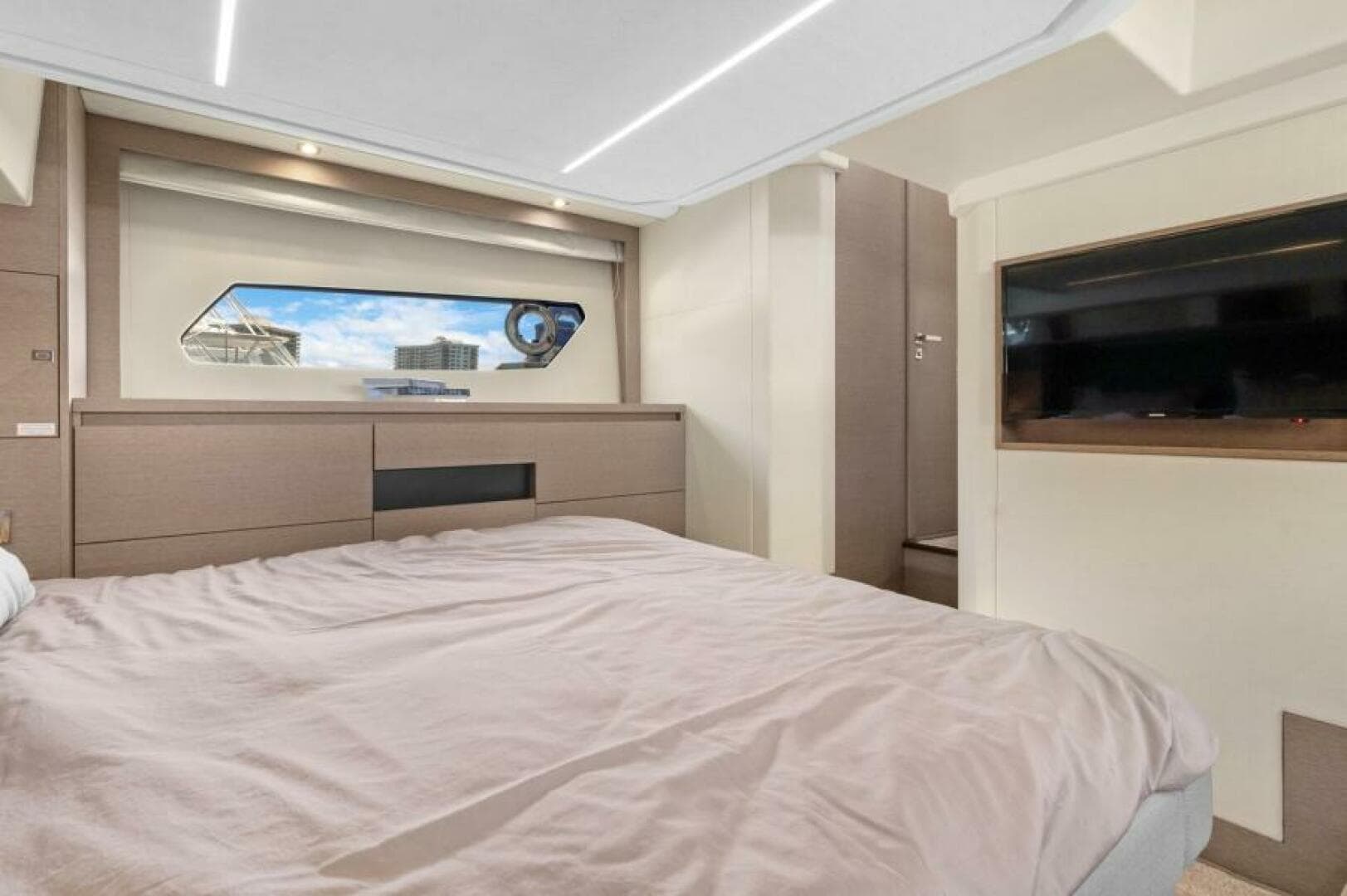 2020 Prestige 460S — photo 24