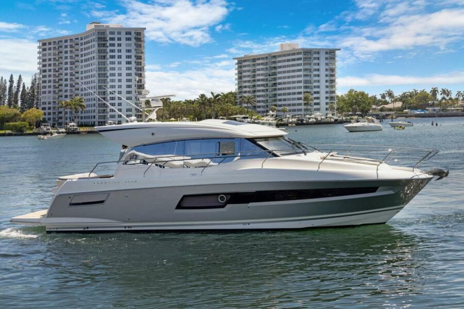 2020 Prestige 460S — photo 47