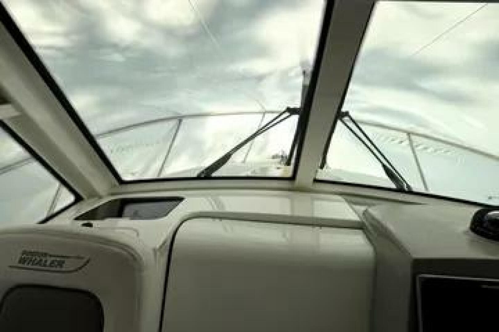 2014 Boston Whaler 285 Conquest — photo 5