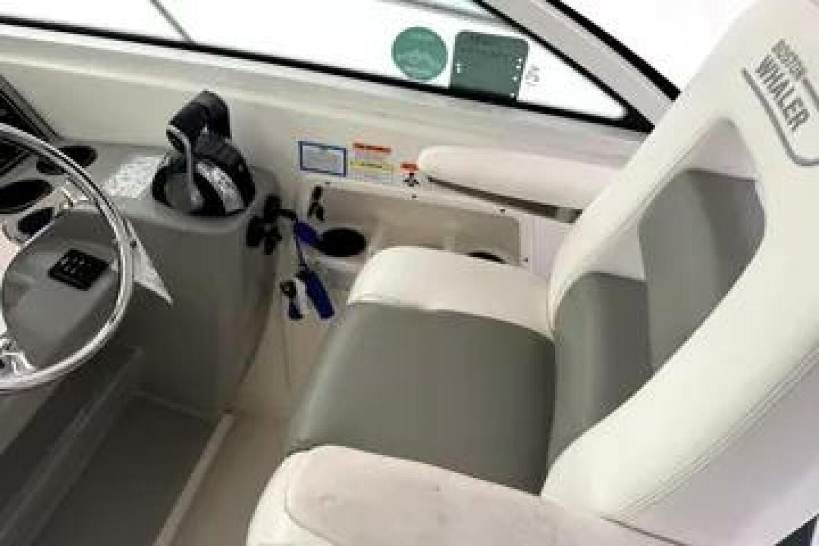 2014 Boston Whaler 285 Conquest — photo 7