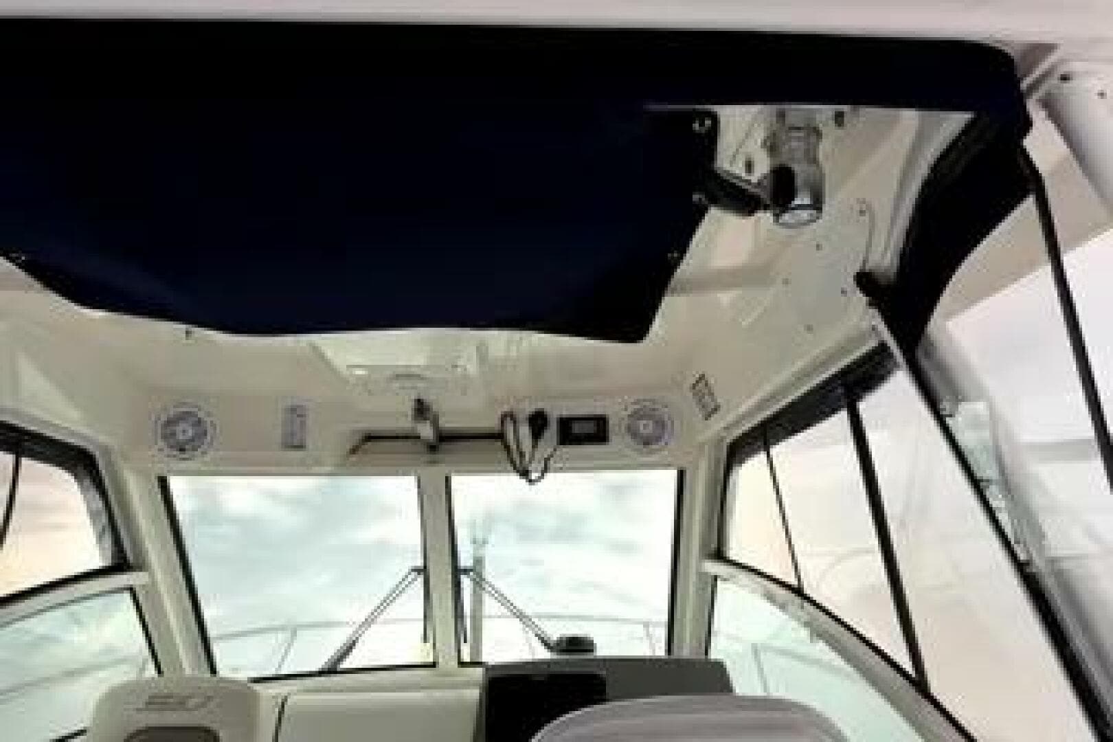 2014 Boston Whaler 285 Conquest — photo 10