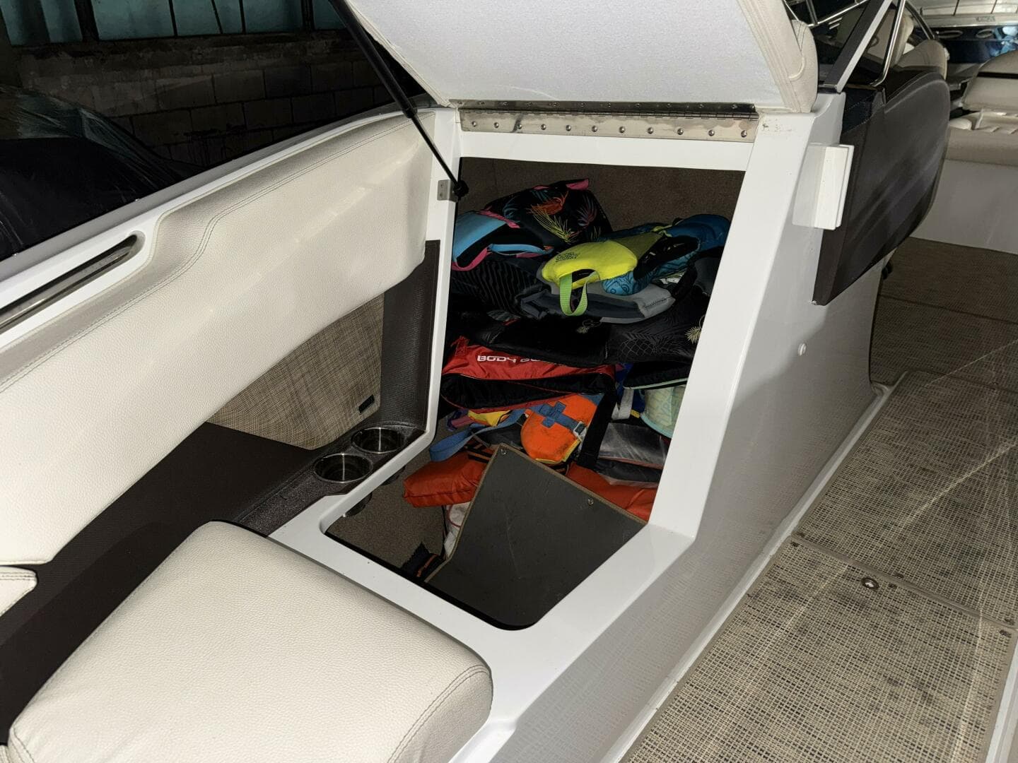 2018 Cobalt R3 — photo 12