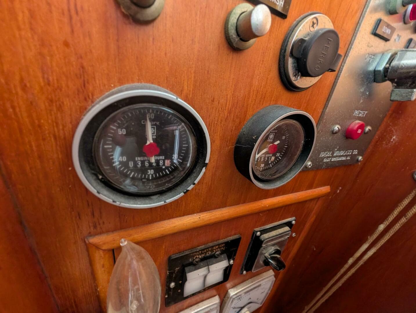 1988 Grand Banks — photo 32