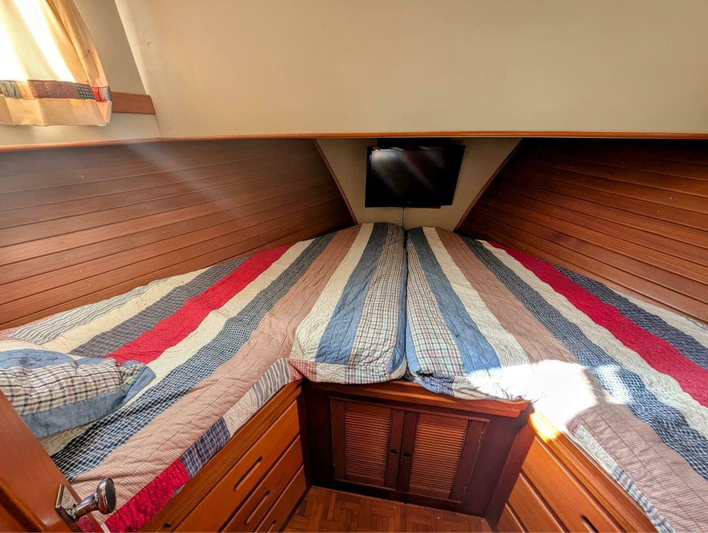 1988 Grand Banks — photo 42