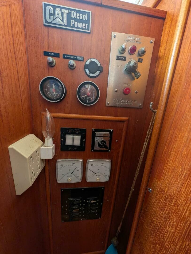 1988 Grand Banks — photo 34