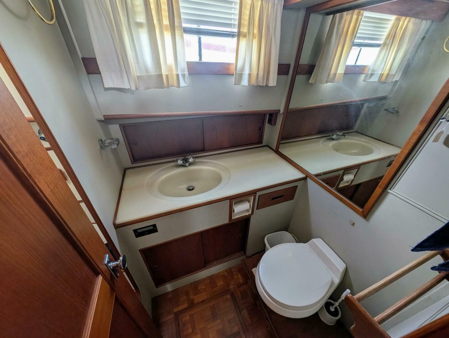 1988 Grand Banks — photo 39