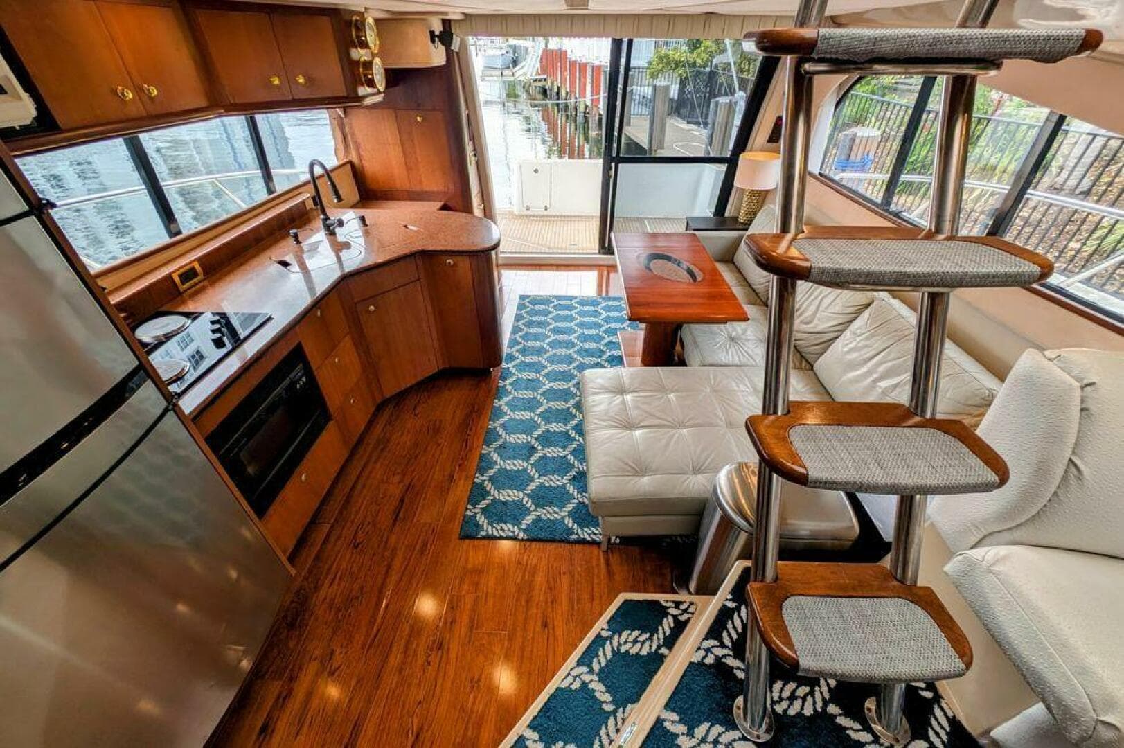 1999 Cruisers Yachts — photo 34