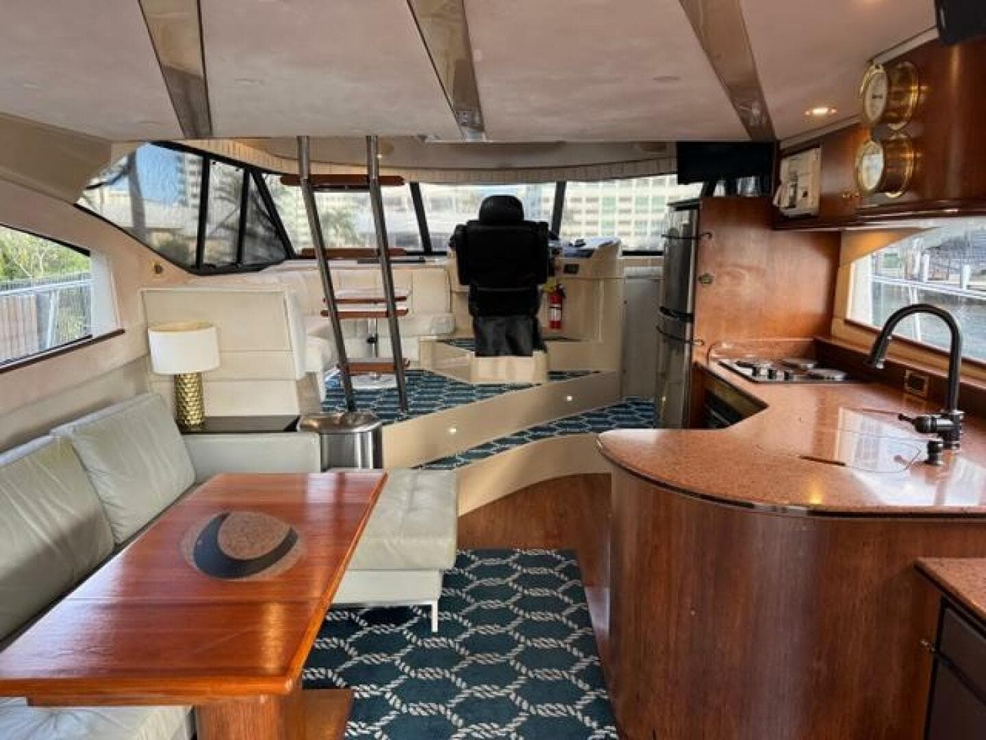 1999 Cruisers Yachts — photo 4