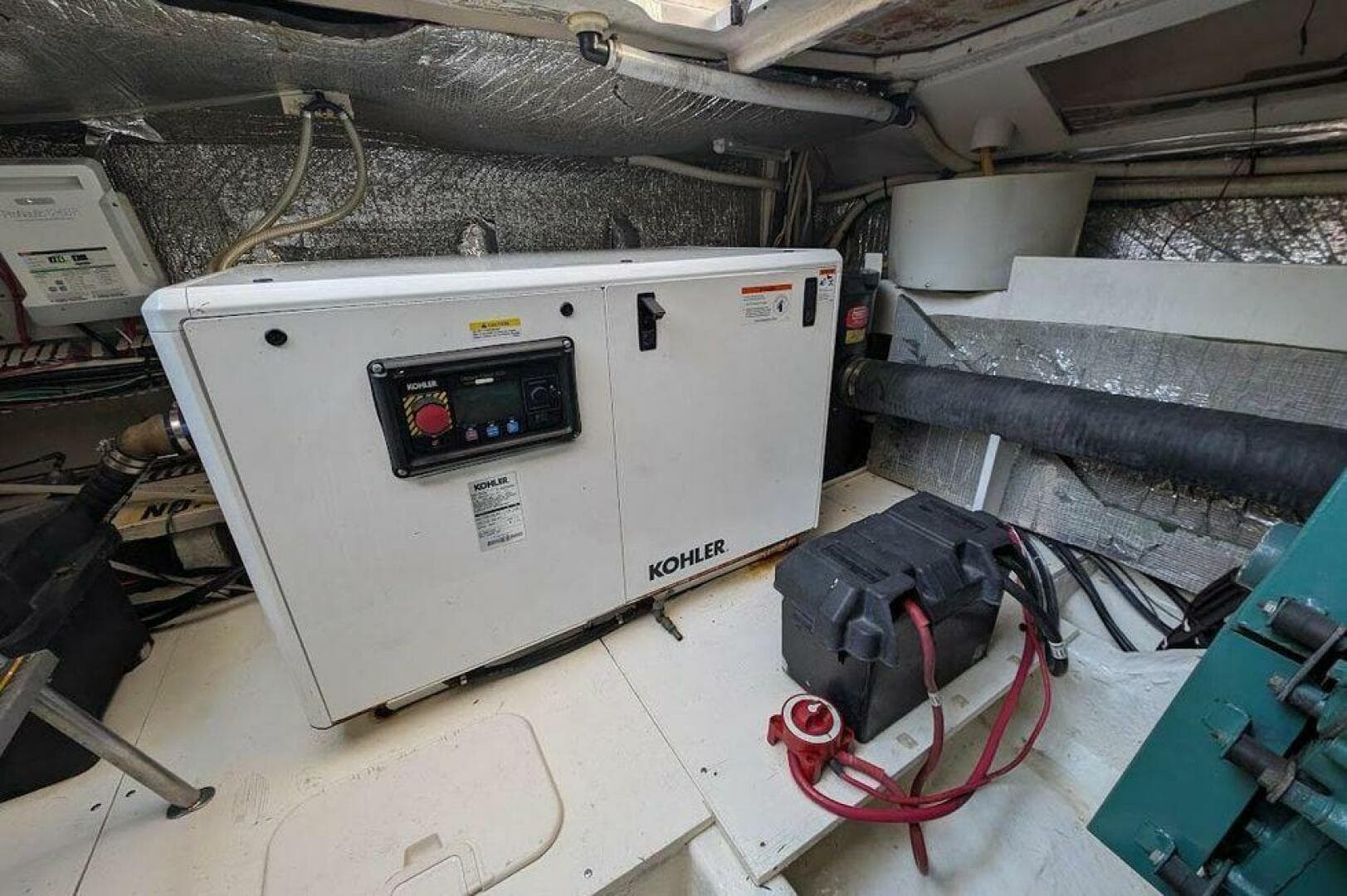 1999 Cruisers Yachts — photo 15