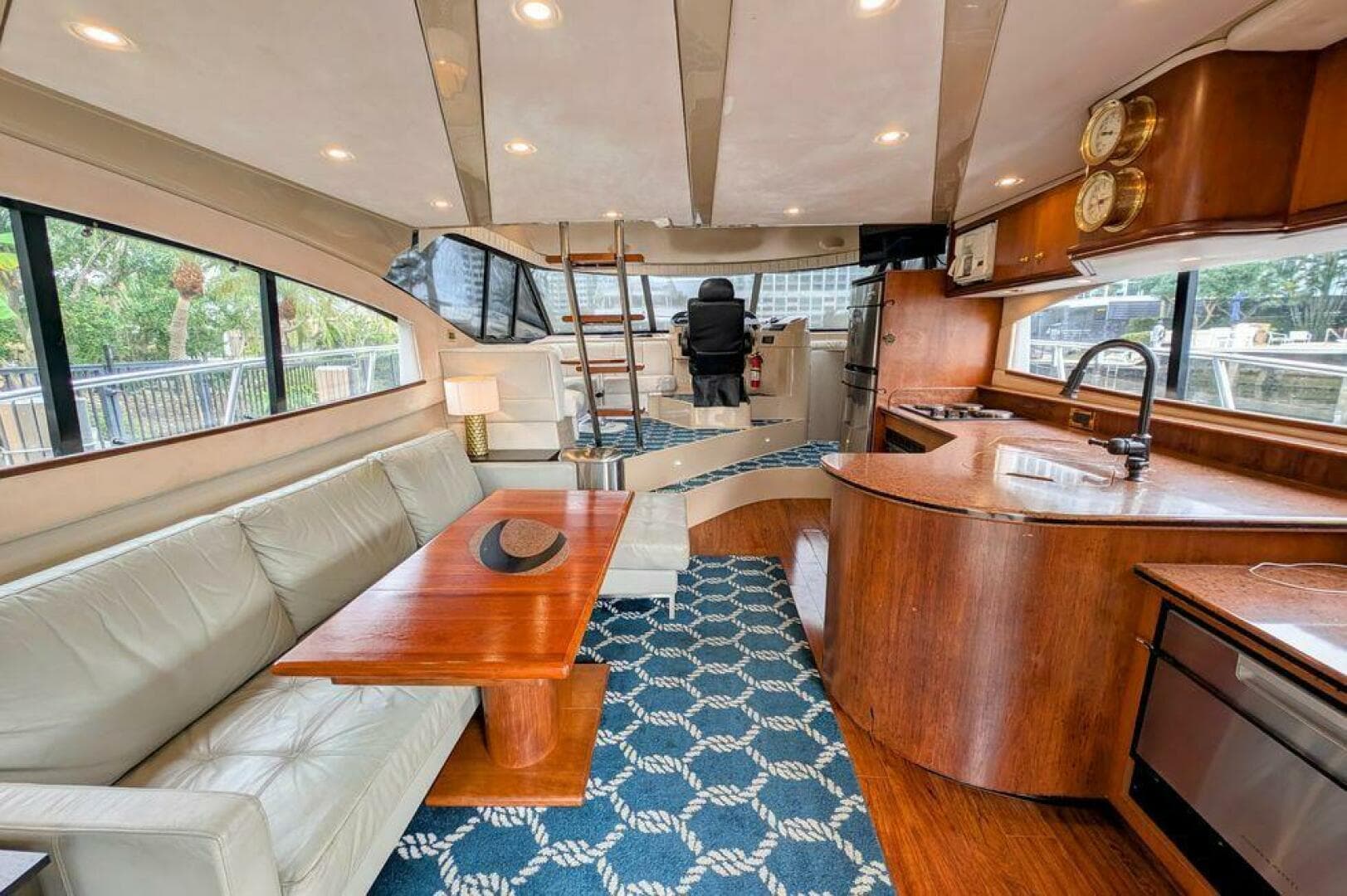 1999 Cruisers Yachts — photo 26