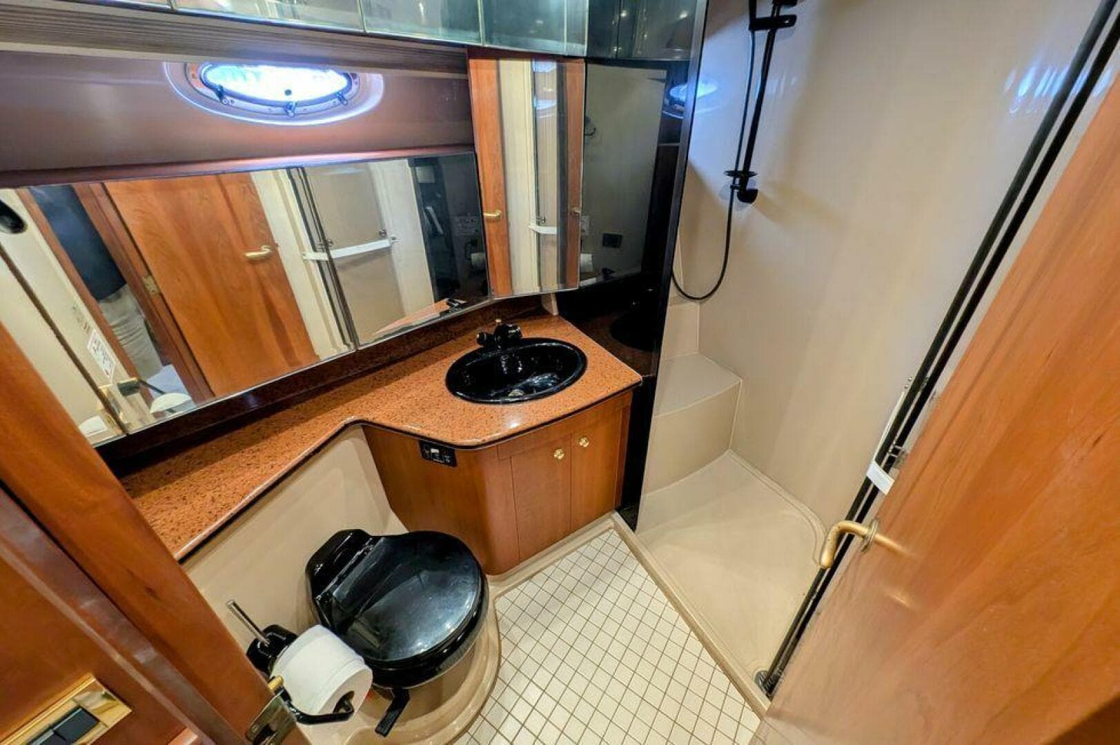 1999 Cruisers Yachts — photo 47