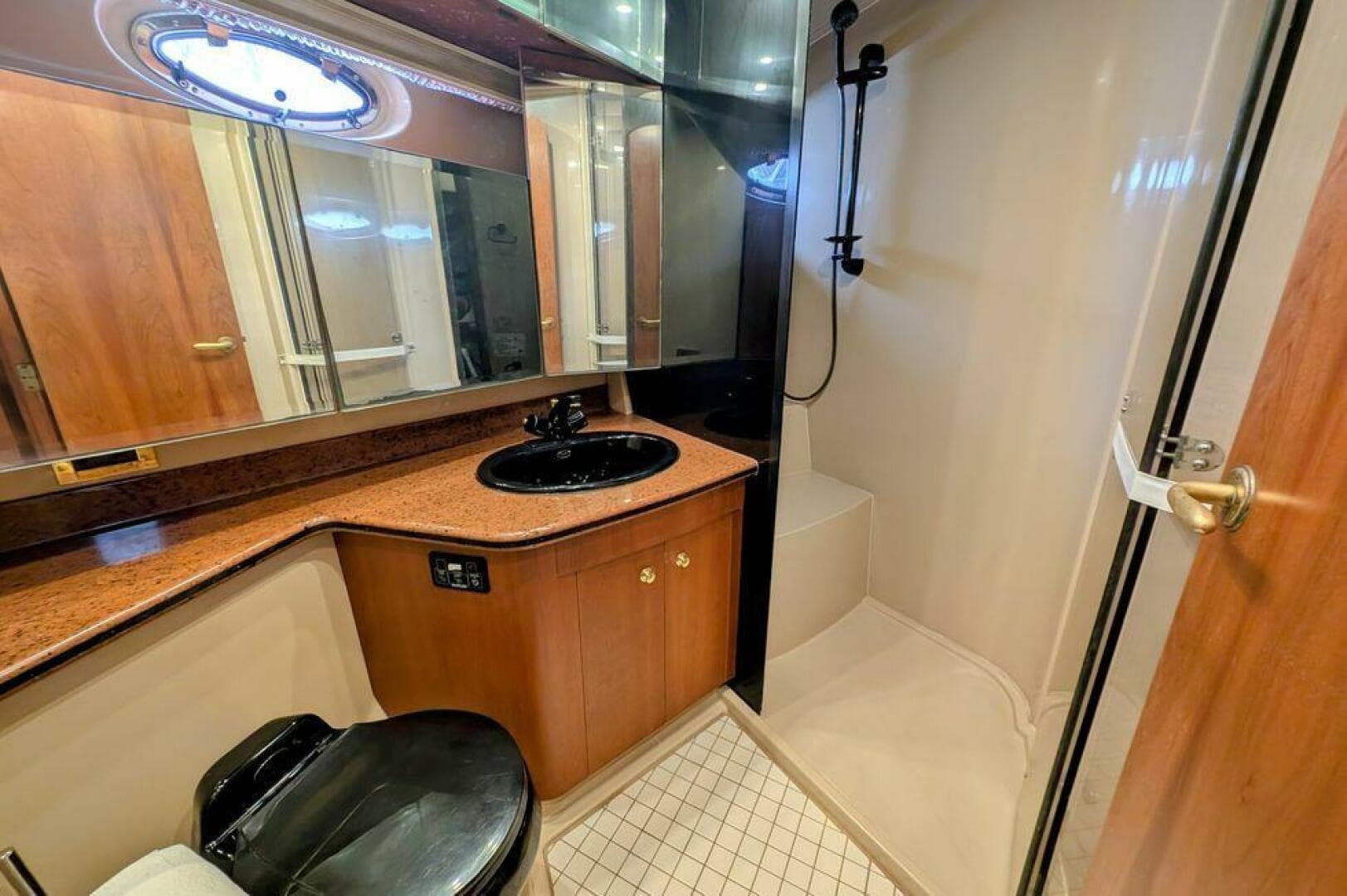 1999 Cruisers Yachts — photo 48