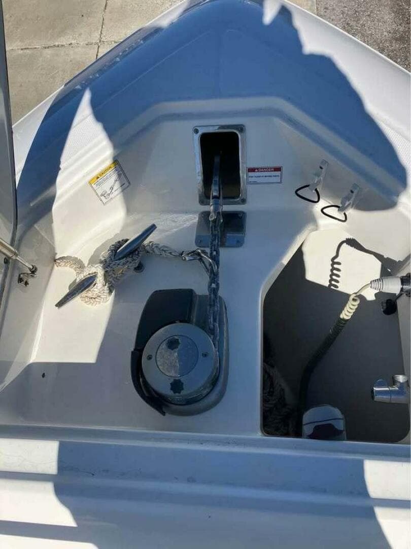 2016 Boston Whaler 350 Outrage — photo 8