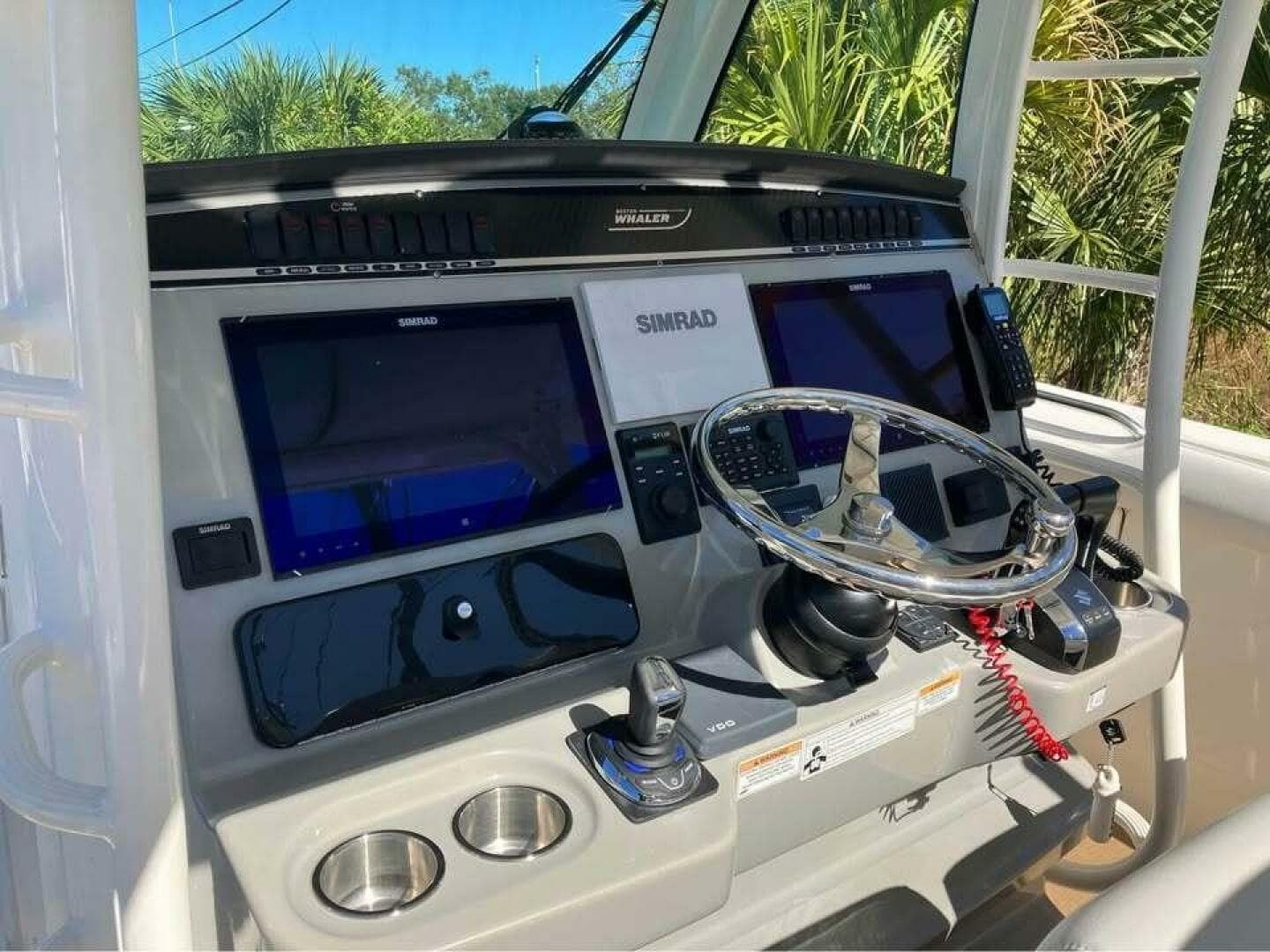 2016 Boston Whaler 350 Outrage — photo 3