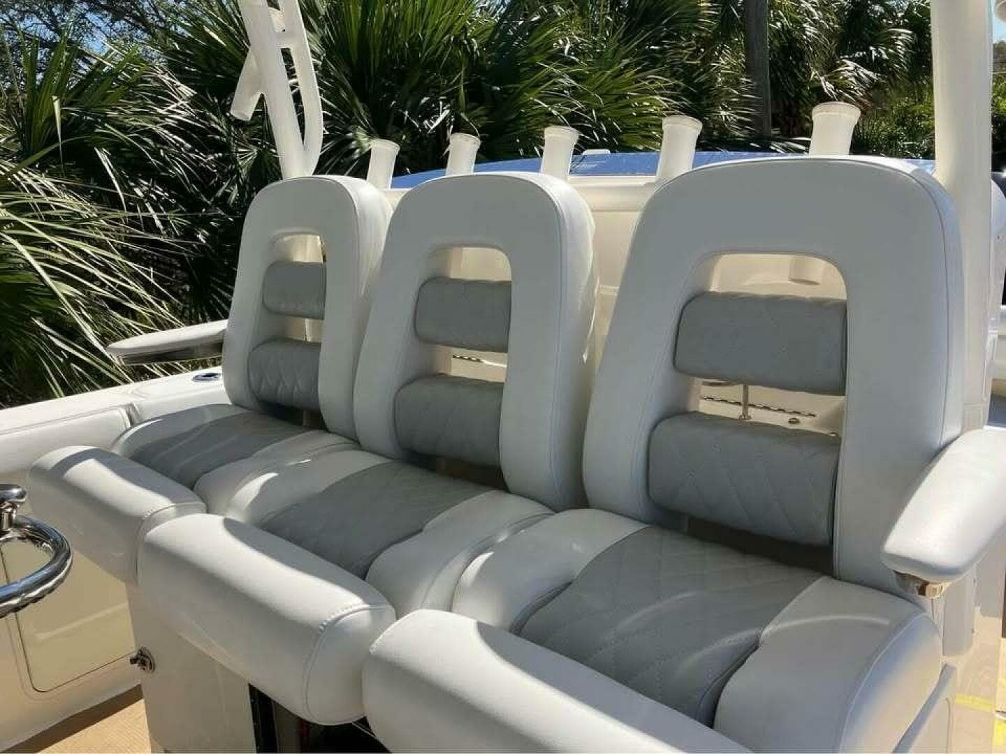 2016 Boston Whaler 350 Outrage — photo 4